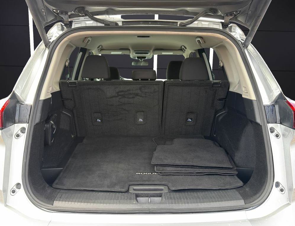 Used 2025 Nissan Rogue SV image 22