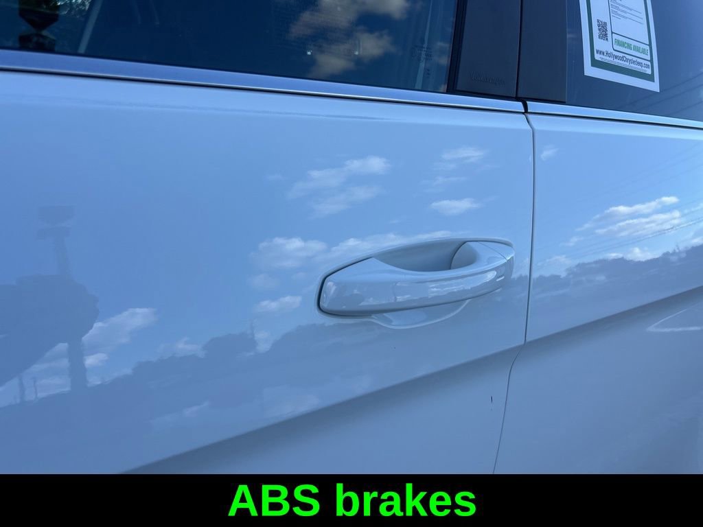 Used 2024 Volkswagen Atlas Cross Sport SE image 21