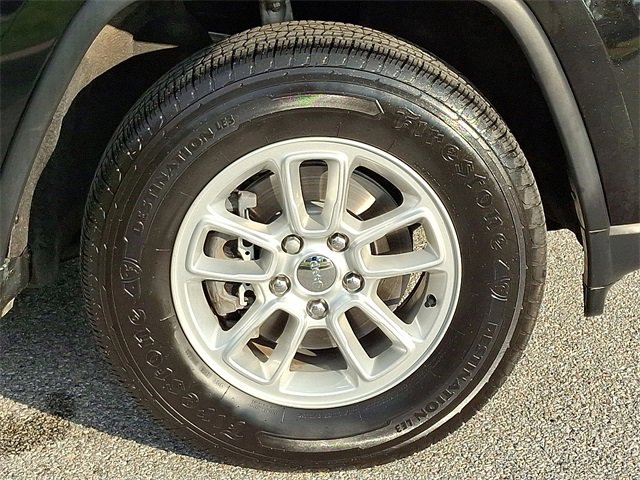 Used 2020 Jeep Grand Cherokee Laredo image 8