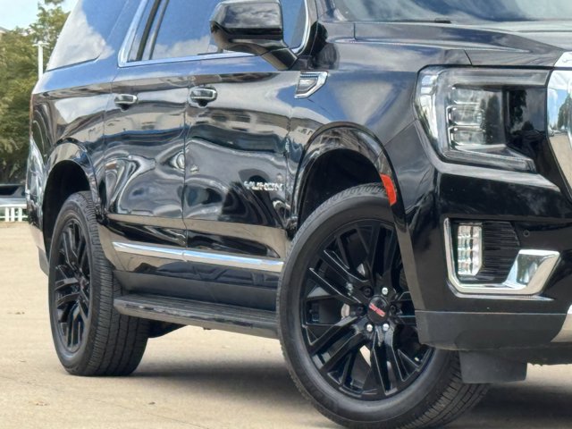 Used 2023 GMC Yukon XL SLT RWD image 3