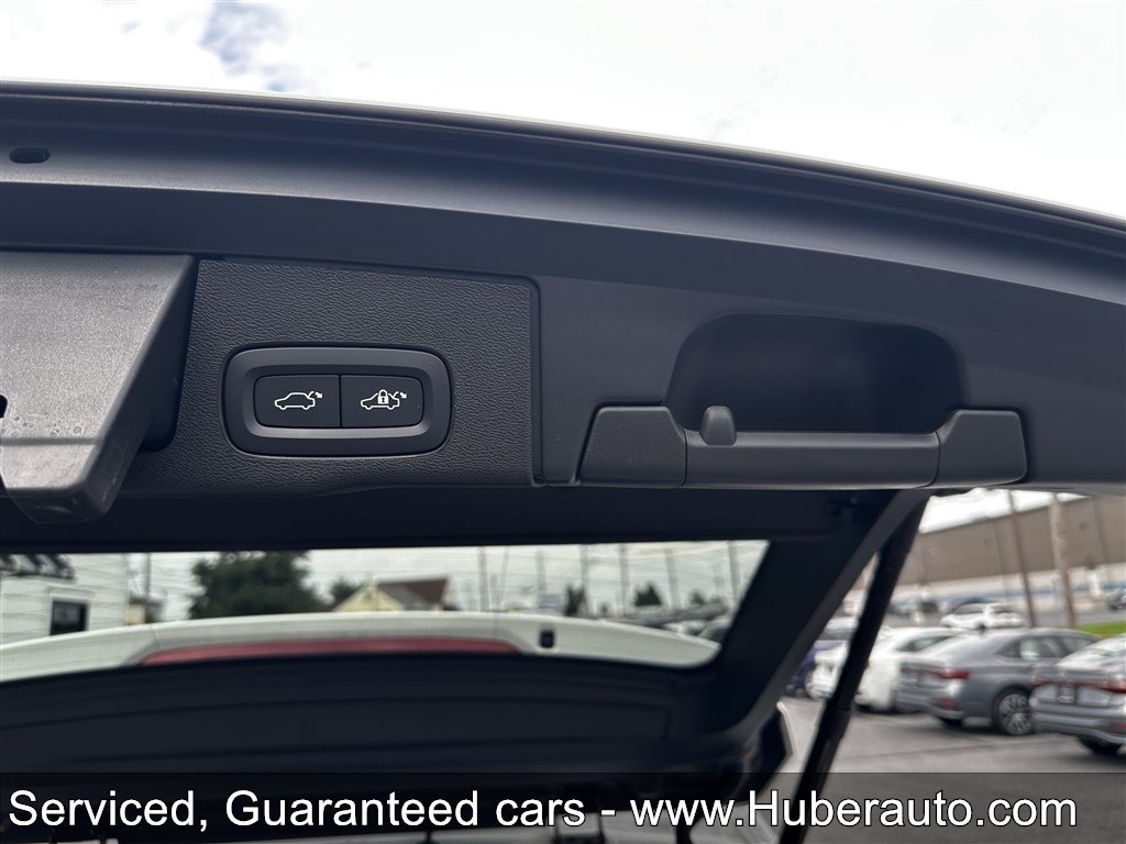 Used 2023 Volvo XC60 B5 Plus w/ Protection Package Premier AWD/4WD image 16