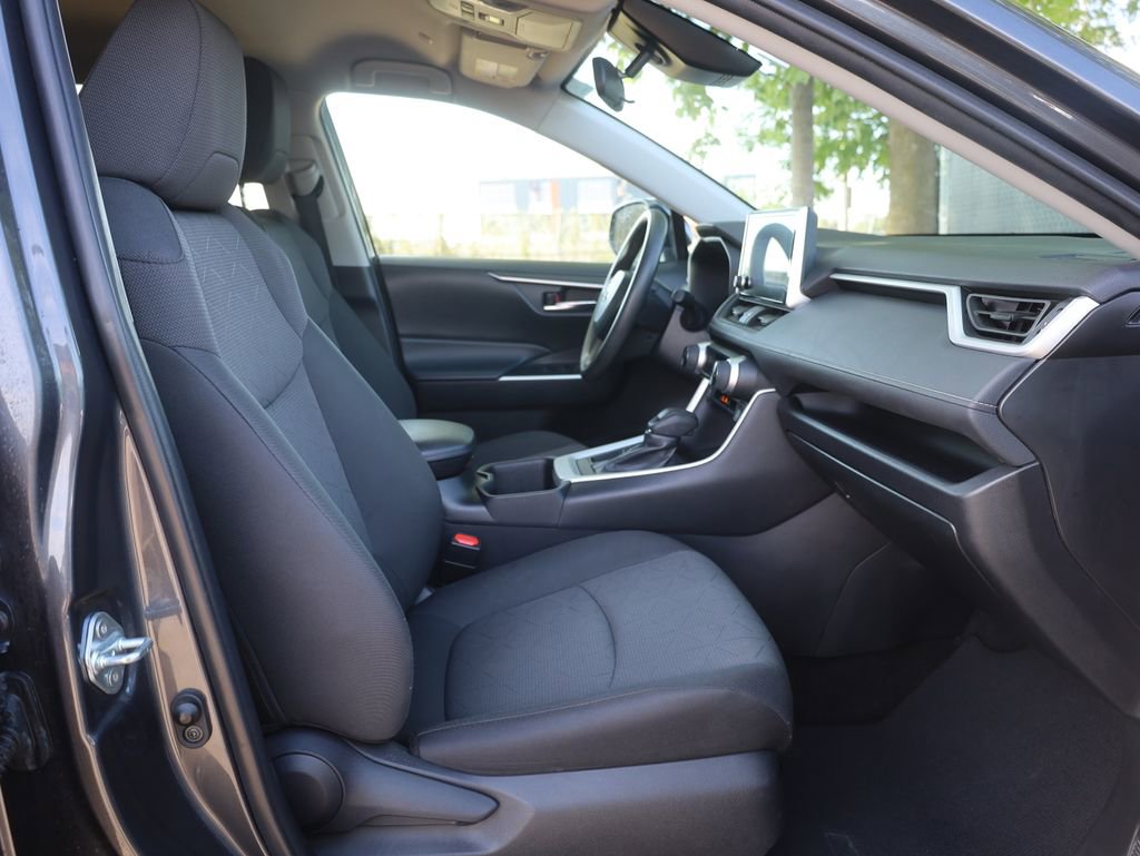 Used 2024 Toyota RAV4 XLE image 12