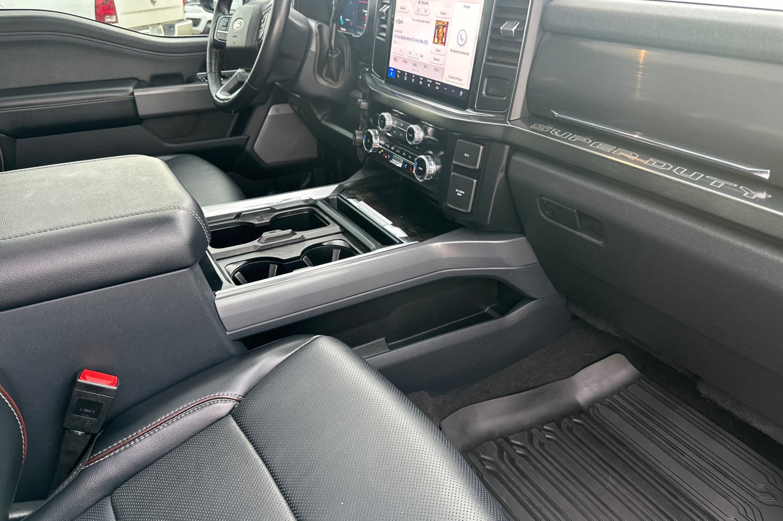 Used 2024 Ford F350 Lariat w/ Sport Appearance Package image 16