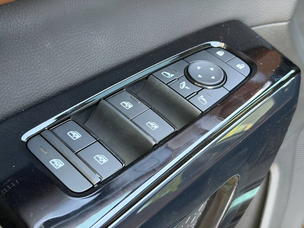 New 2026 Nissan Pathfinder Platinum AWD/4WD image 17
