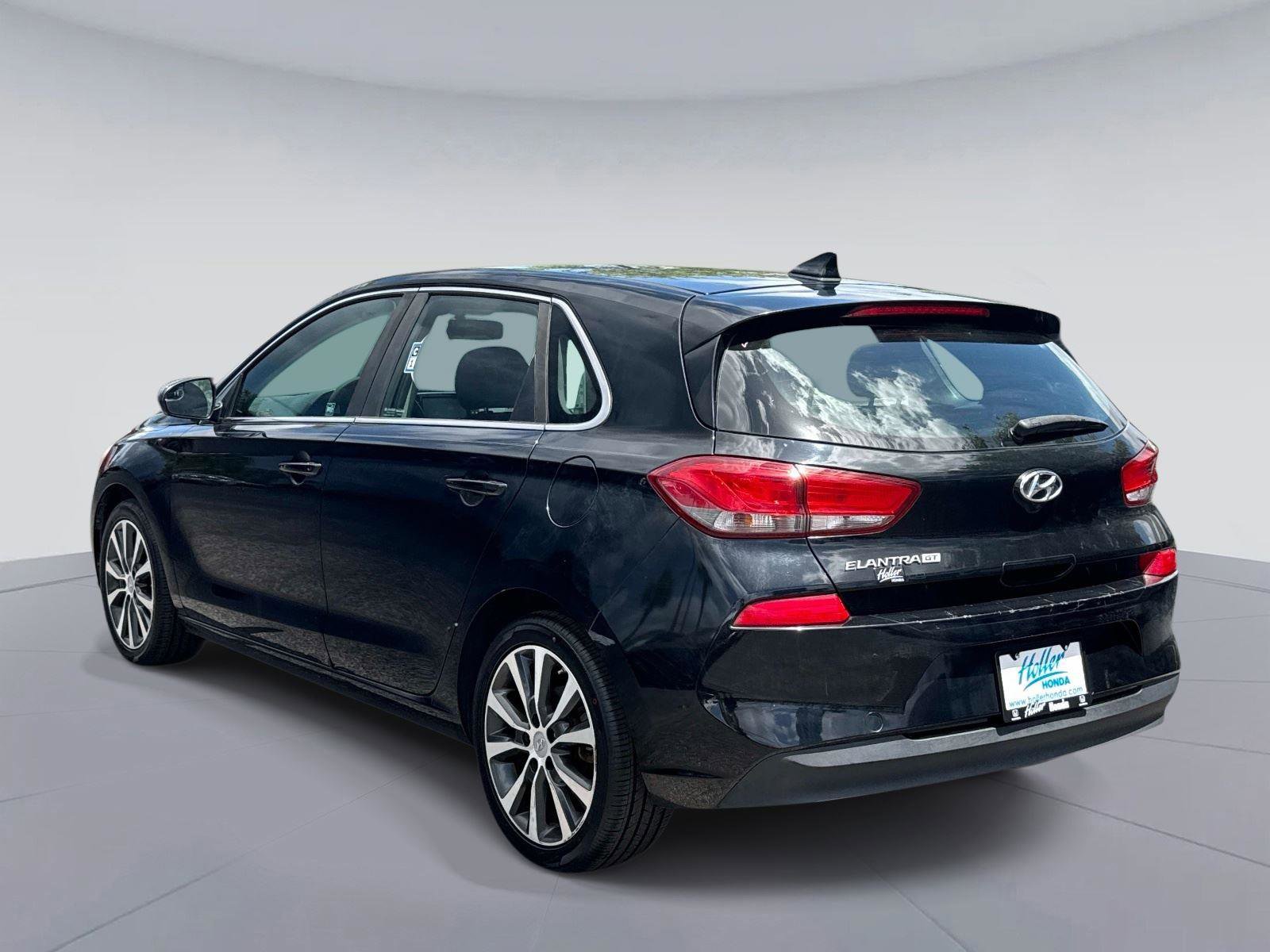 Used 2018 Hyundai Elantra GT FWD image 6
