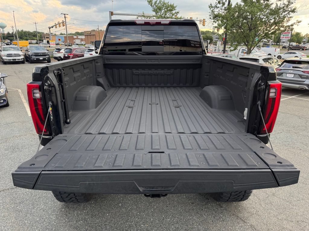 Used 2024 GMC Sierra 2500 Denali Ultimate AWD/4WD image 10