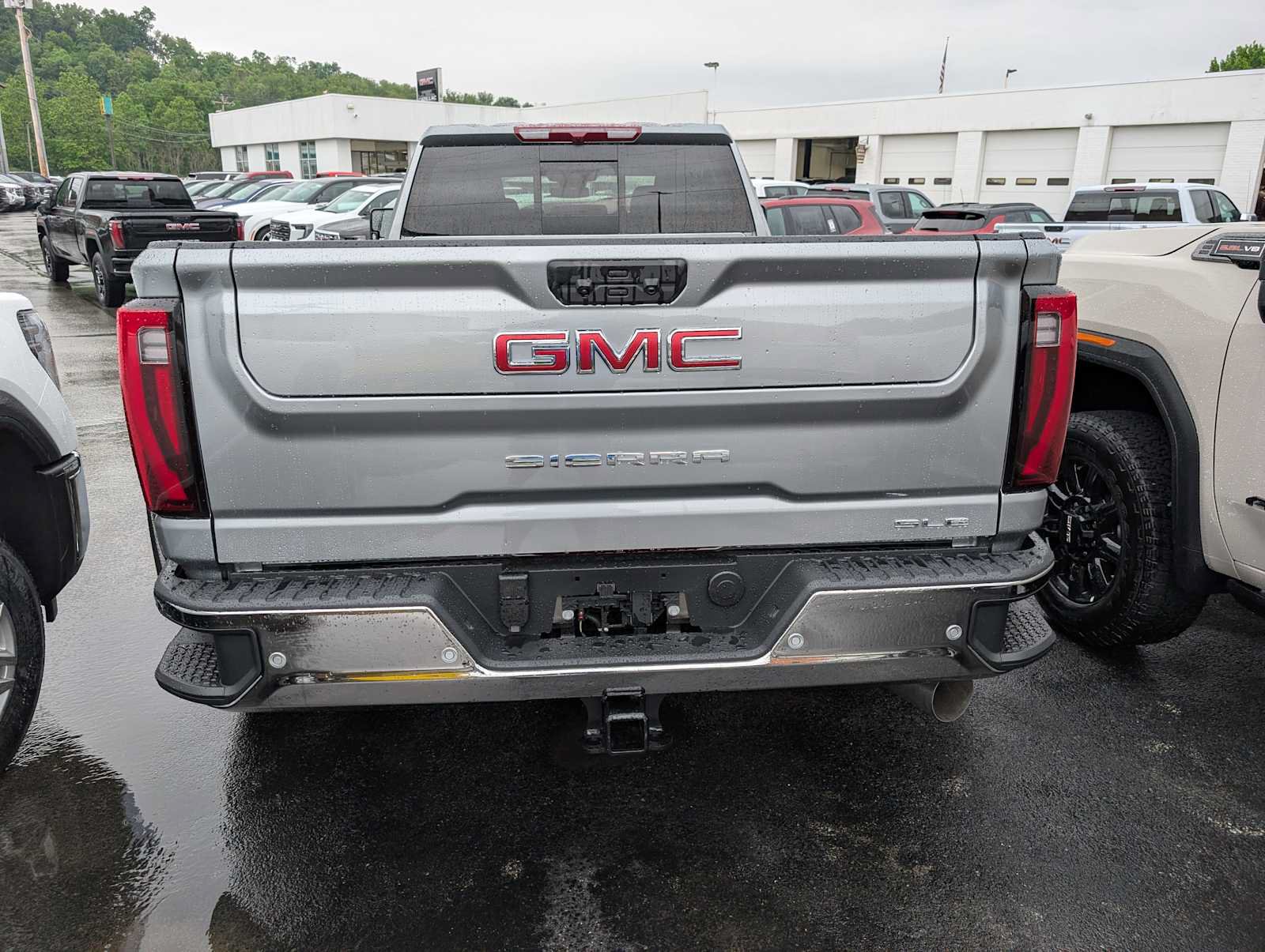 New 2026 GMC Sierra 3500 SLE w/ Preferred Package AWD/4WD image 9