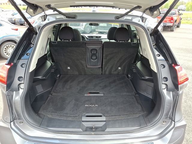 Used 2018 Nissan Rogue SV w/ Sun & Sound Touring Package image 27