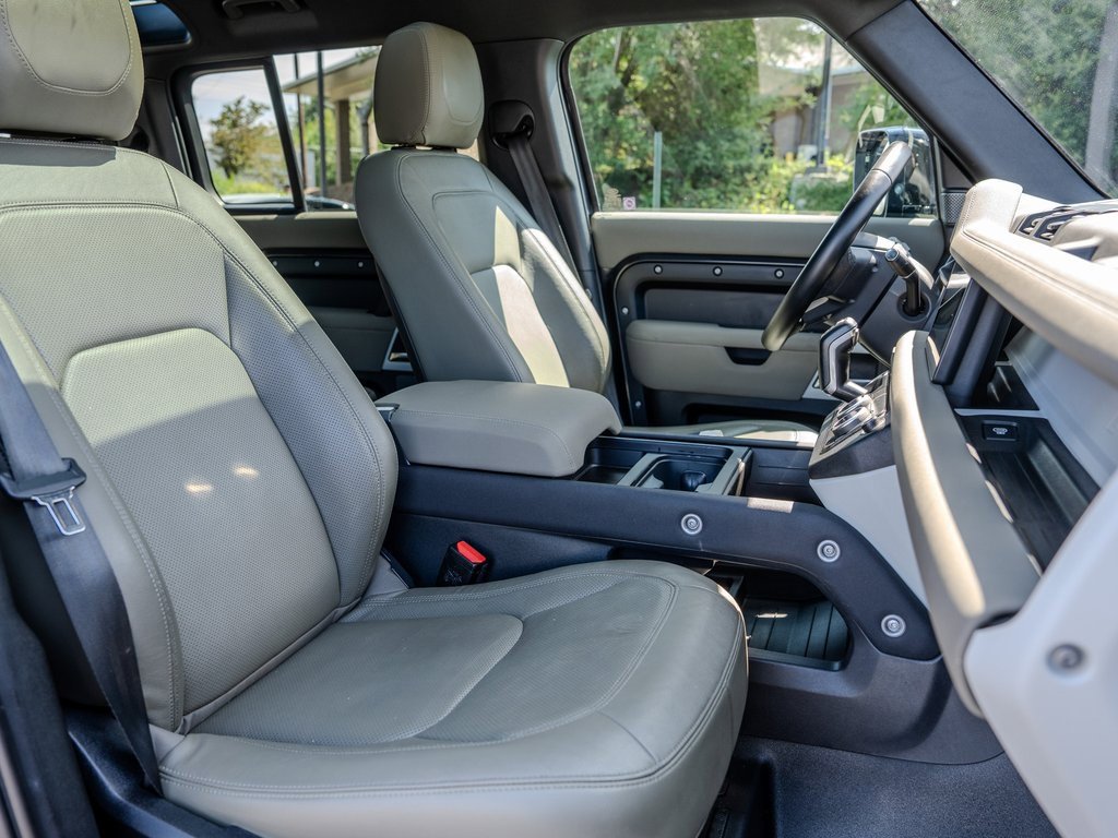 Used 2023 Land Rover Defender 110 SE image 21