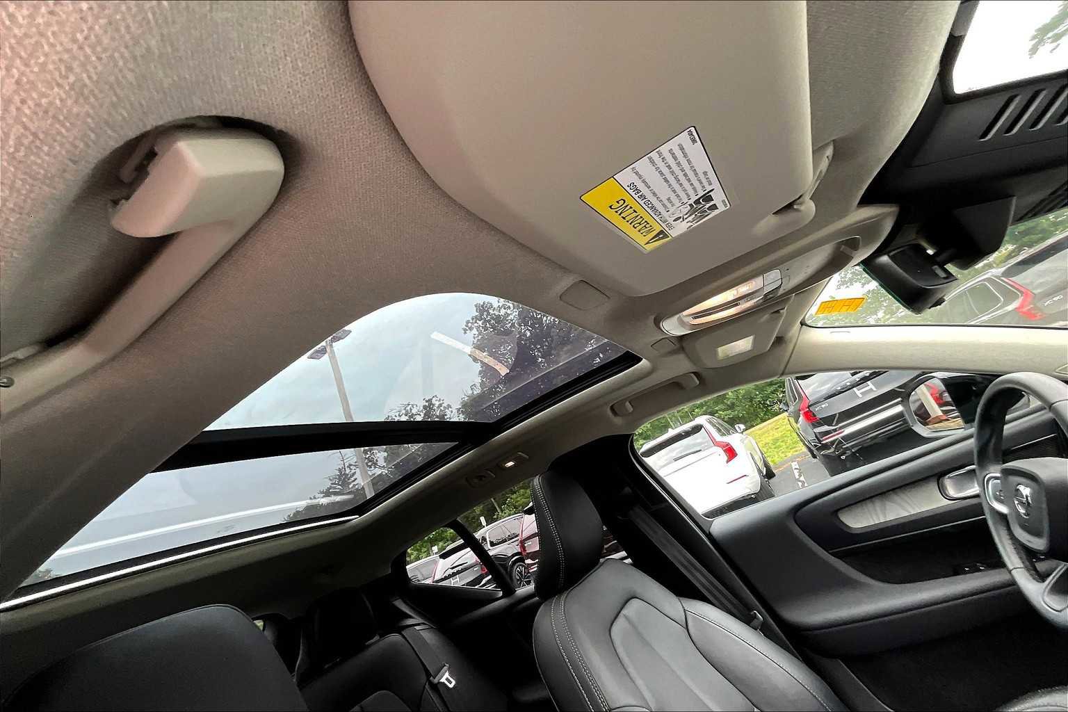 Used 2025 Volvo XC40 B5 Plus w/ Protection Package Premier image 13