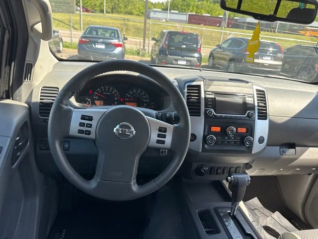 Used 2016 Nissan Frontier SV w/ SV Value Truck Package AWD/4WD image 11