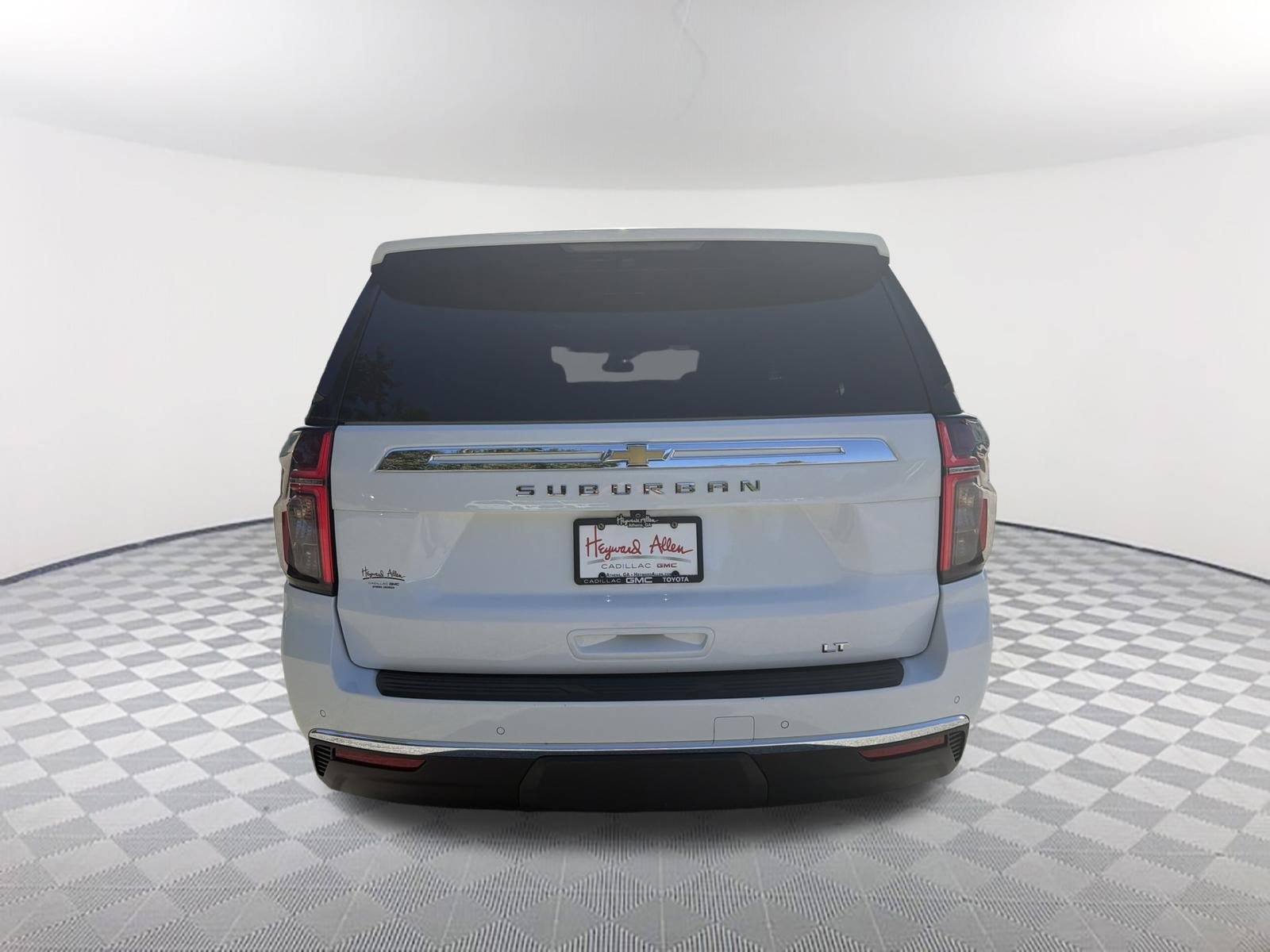 Used 2024 Chevrolet Suburban LT w/ Luxury Package AWD/4WD image 7