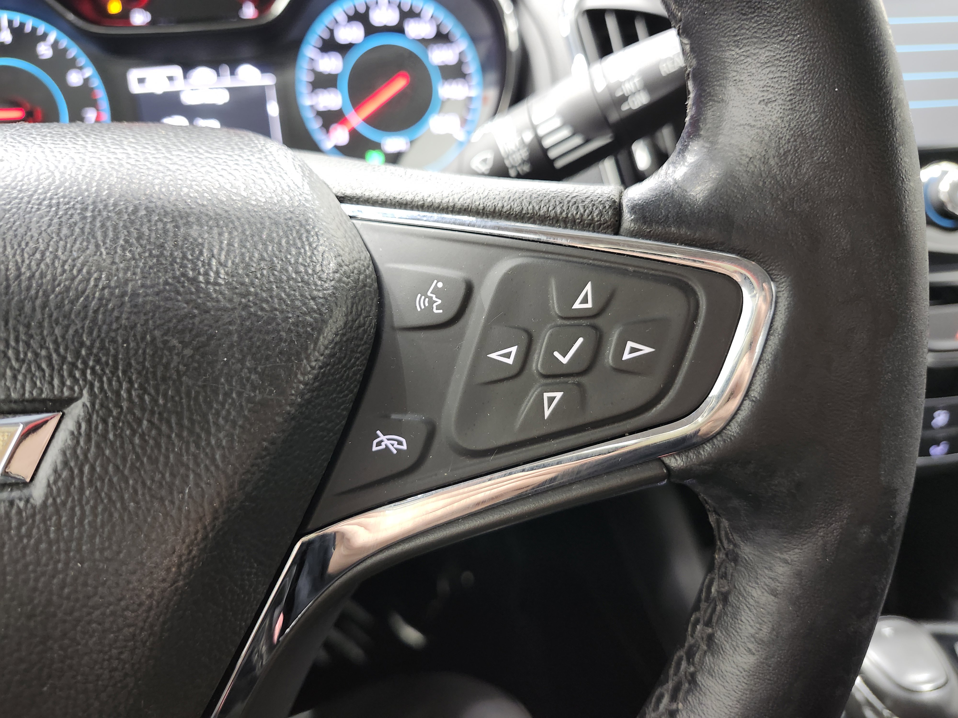 Used 2017 Chevrolet Cruze Premier image 34