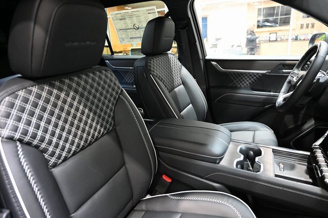 New 2026 GMC Acadia Denali w/ Super Cruise Package image 8