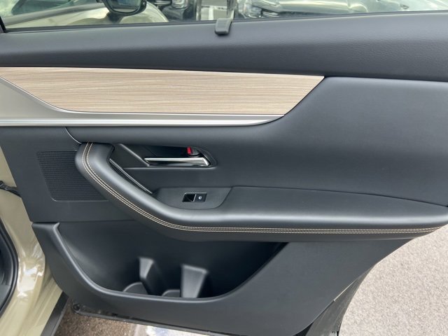 New 2025 MAZDA CX-70 Plug-In Hybrid w/ Premium Pkg image 36