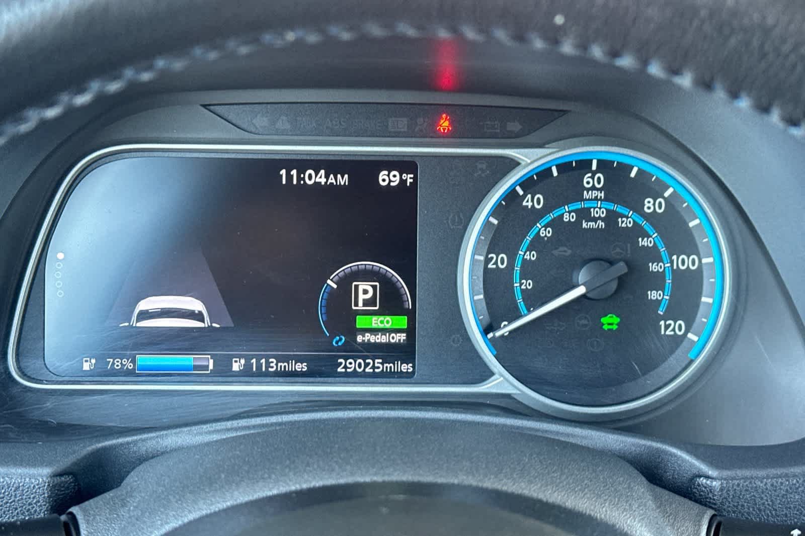 Used 2018 Nissan Leaf SV w/ SV Technology Package FWD image 25