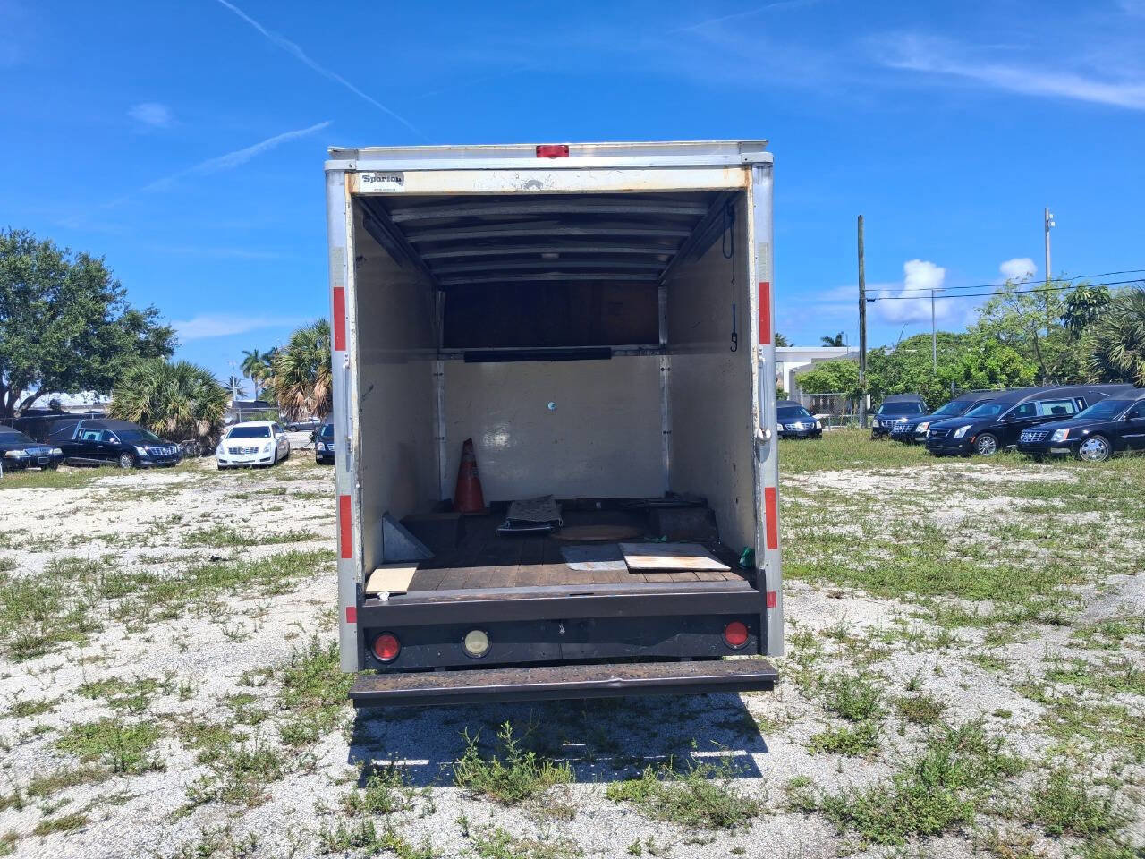 Used 2009 Ford E-350 and Econoline 350 Super Duty RWD image 5