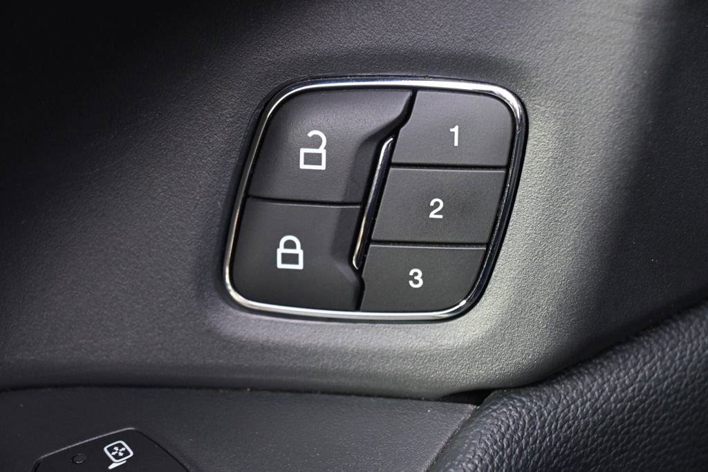 Used 2022 Ford Expedition Max Limited image 25