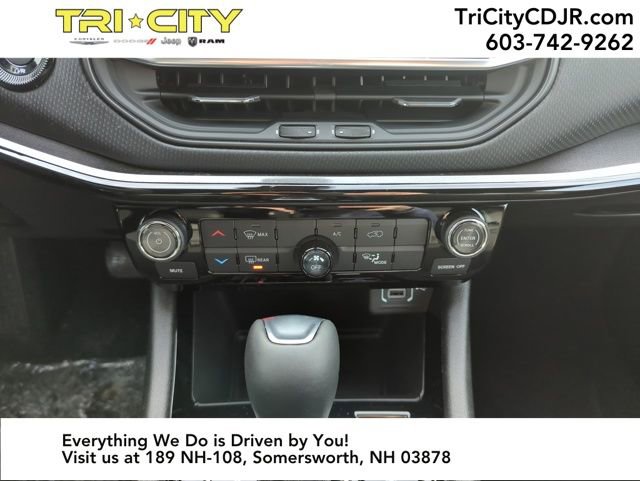 New 2026 Jeep Compass Latitude image 17