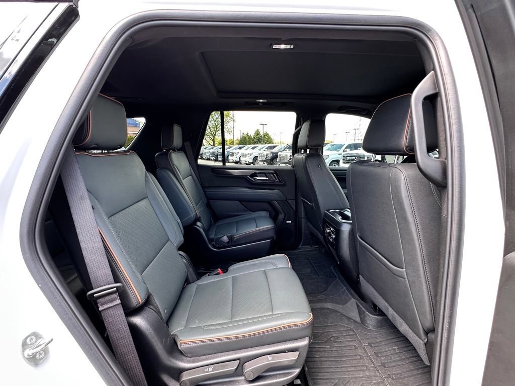 Certified 2025 GMC Yukon AT4 w/ AT4 Premium Package AWD/4WD image 15