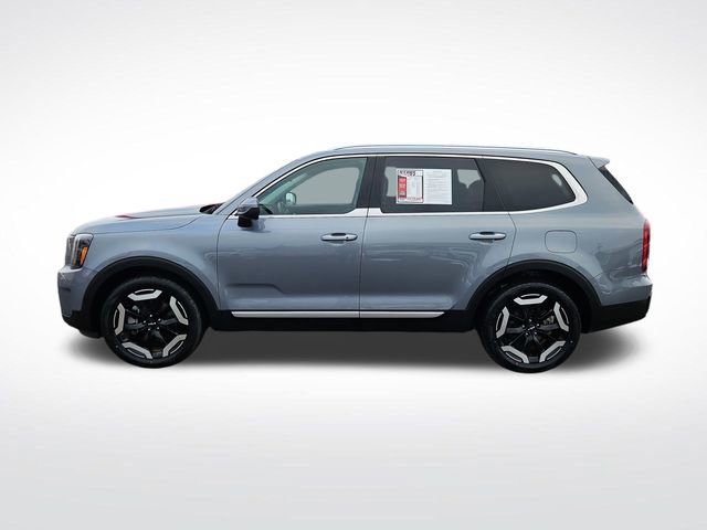 Used 2025 Kia Telluride S image 4
