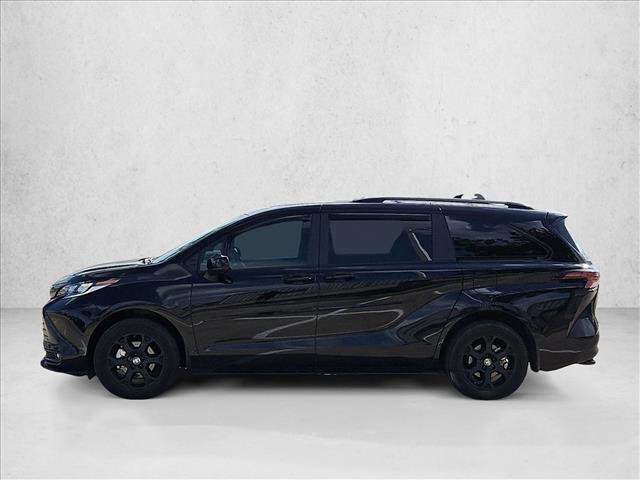 Used 2025 Toyota Sienna XLE Woodland Edition AWD/4WD image 9