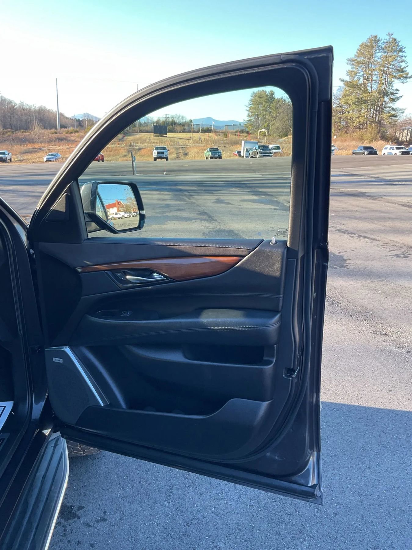 Used 2016 Cadillac Escalade ESV Premium image 43