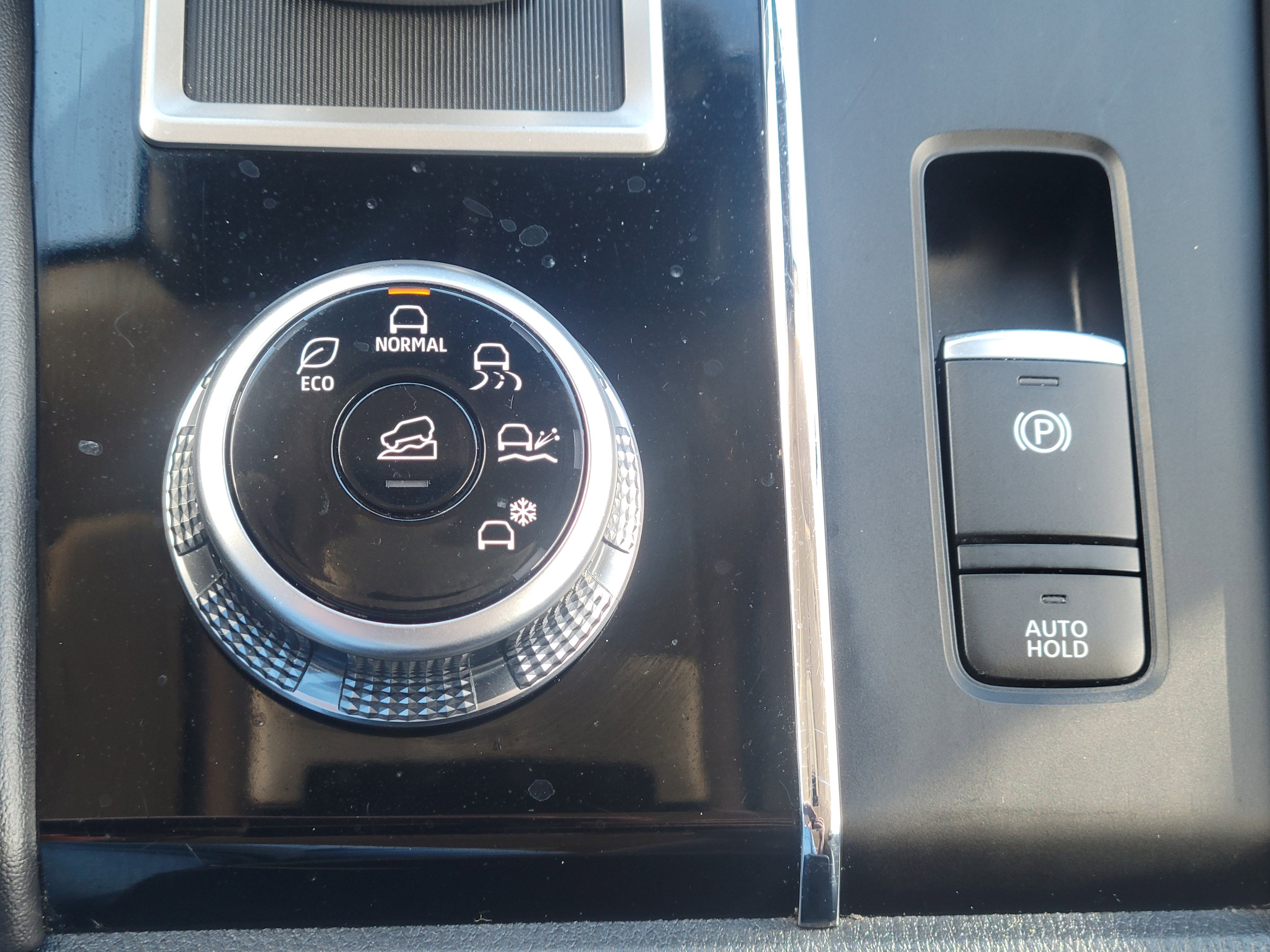 Used 2024 Mitsubishi Outlander SE Black Edition image 23