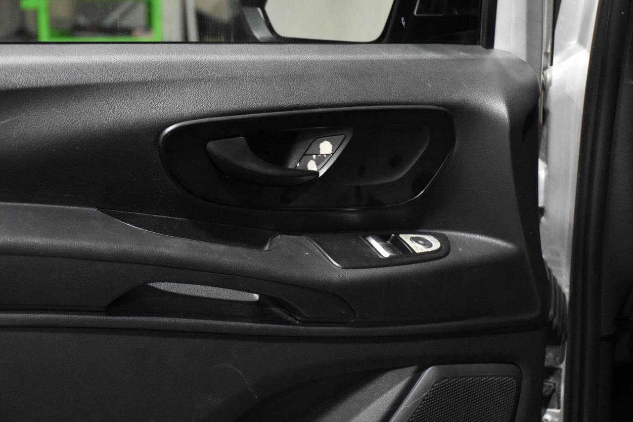 Used 2016 Mercedes-Benz Metris Passenger image 30