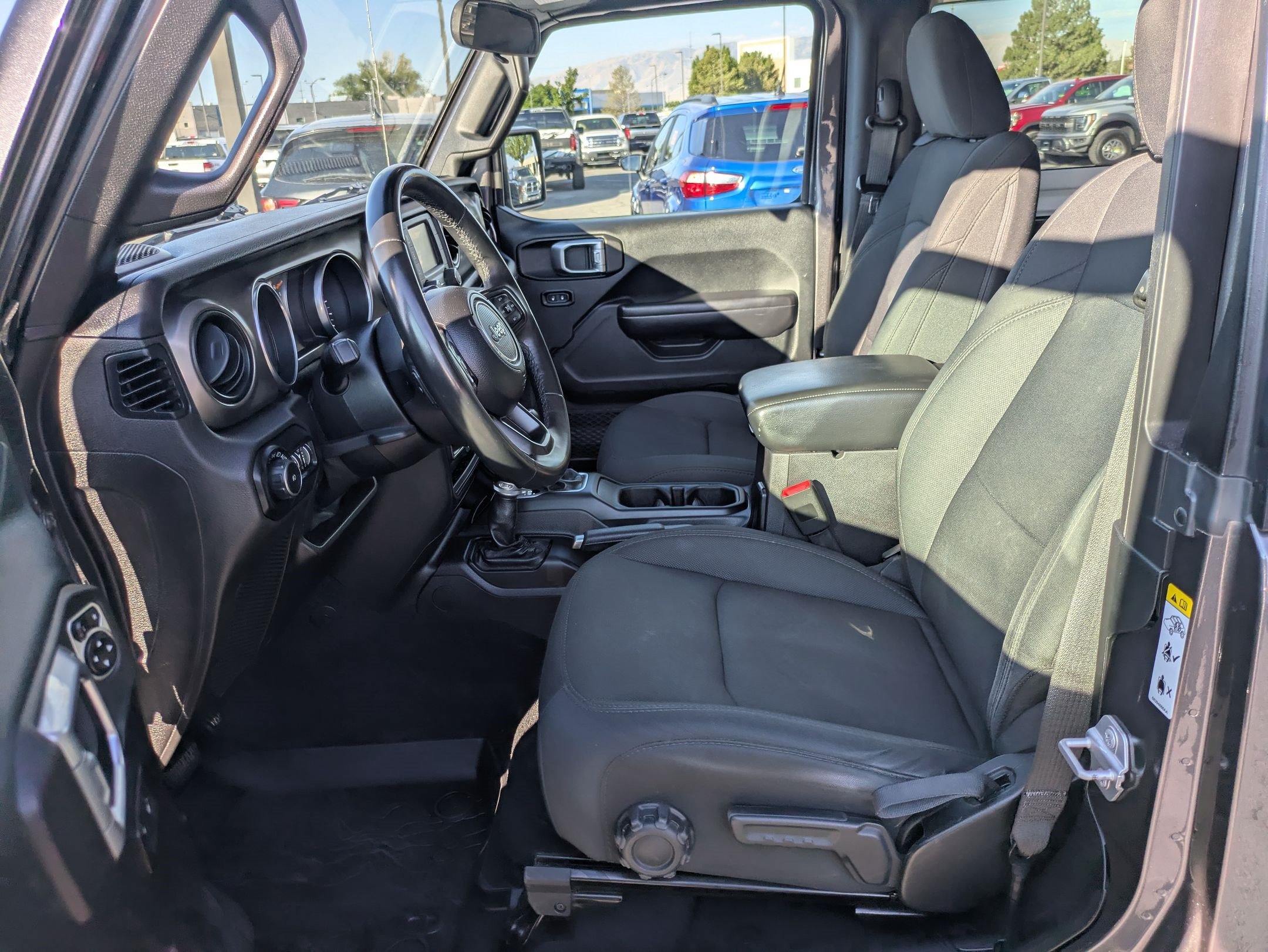 Used 2018 Jeep Wrangler Sport AWD/4WD image 17