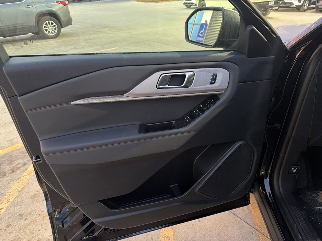 New 2026 Ford Explorer Active image 9