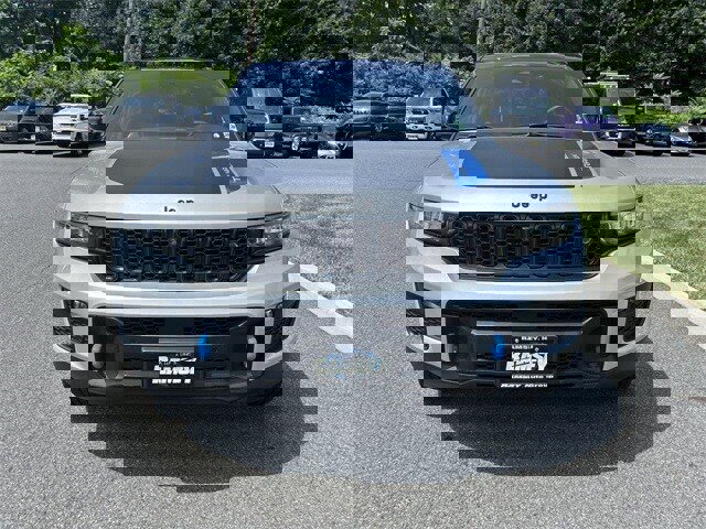 Used 2023 Jeep Grand Cherokee Trailhawk w/ Advanced Protech Group II image 3