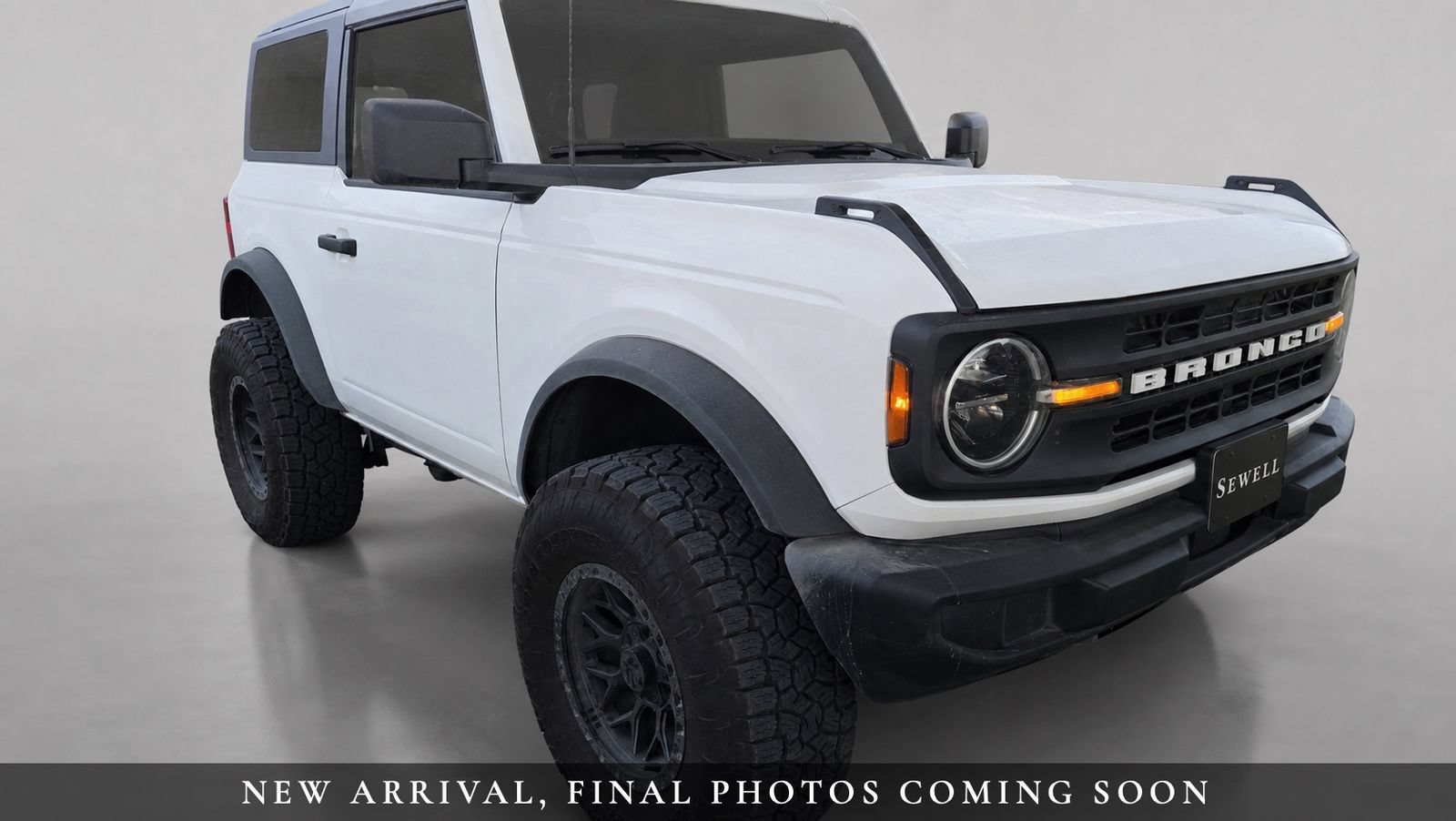 Used 2025 Ford Bronco 2-Door AWD/4WD image 3