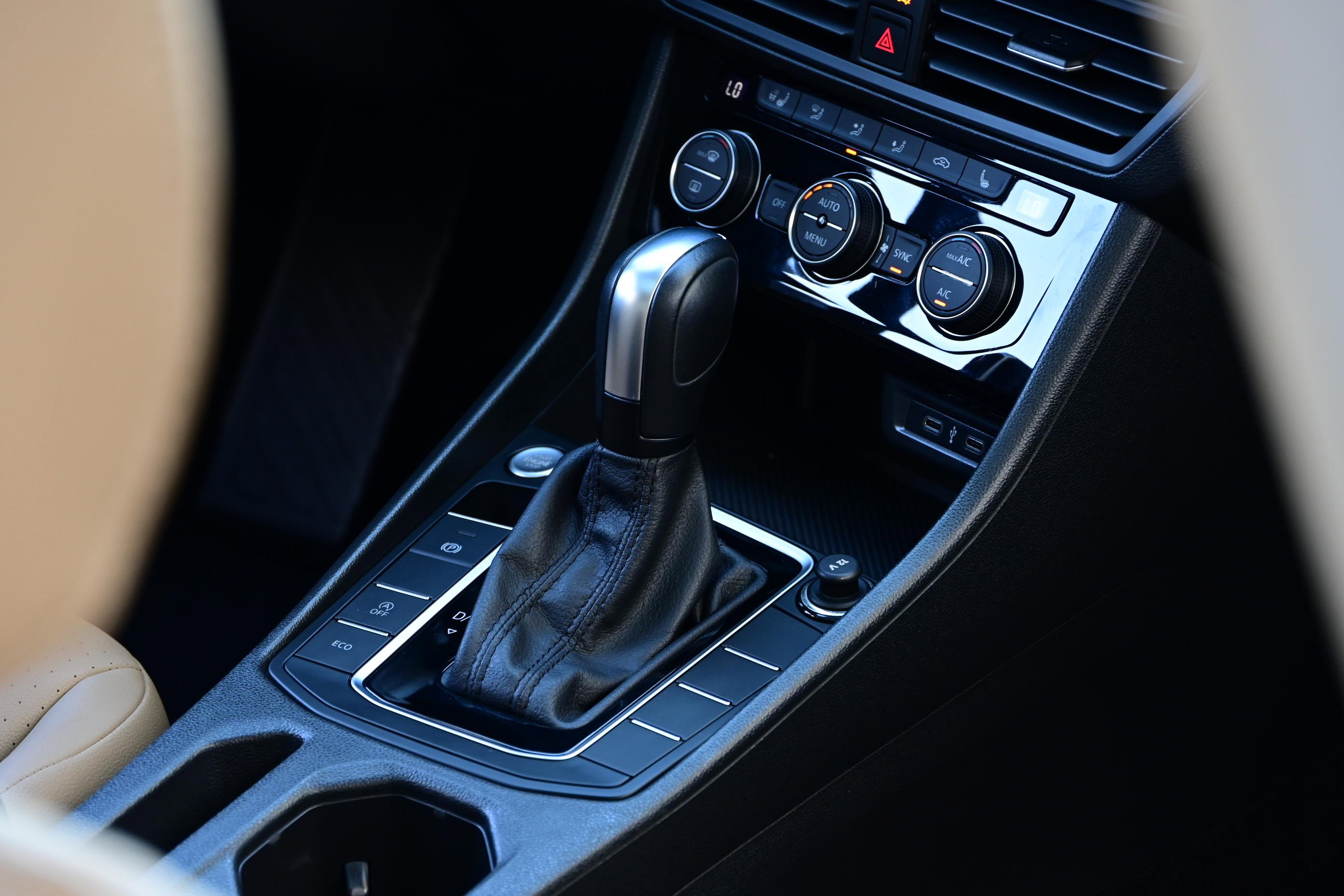 Used 2020 Volkswagen Jetta SE w/ SE Cold Weather Package image 32