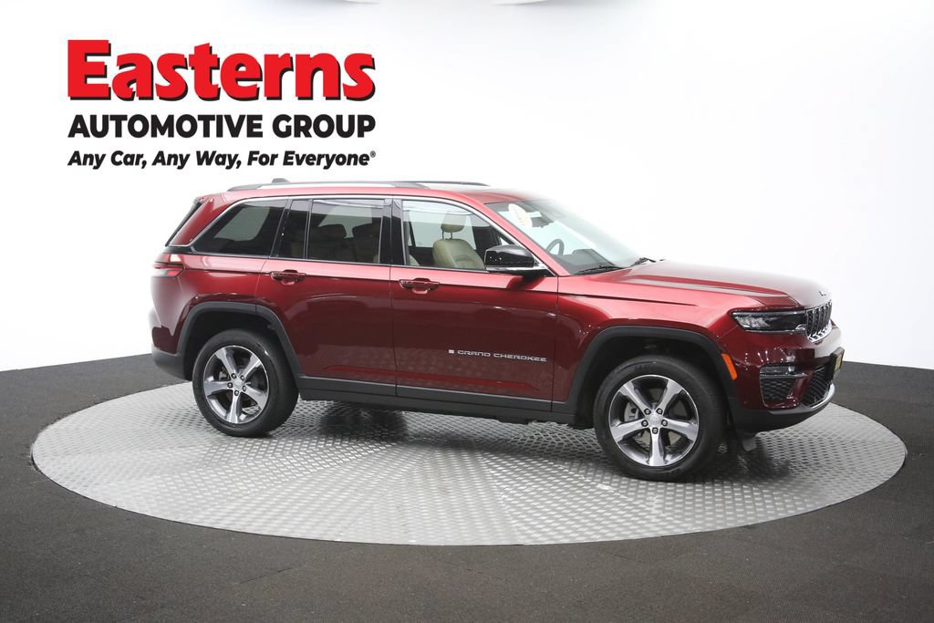 Used 2023 Jeep Grand Cherokee 4WD 4xe w/ Luxury Tech Group II image 49