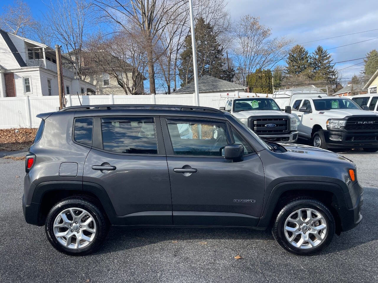 Used 2018 Jeep Renegade Latitude image 7