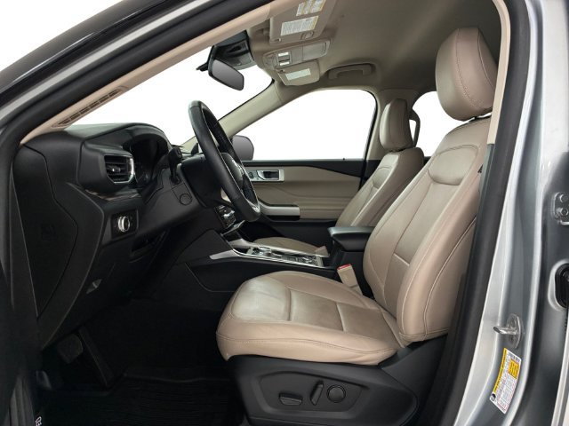 Used 2023 Ford Explorer Limited w/ Equipment Group 301A AWD/4WD image 12