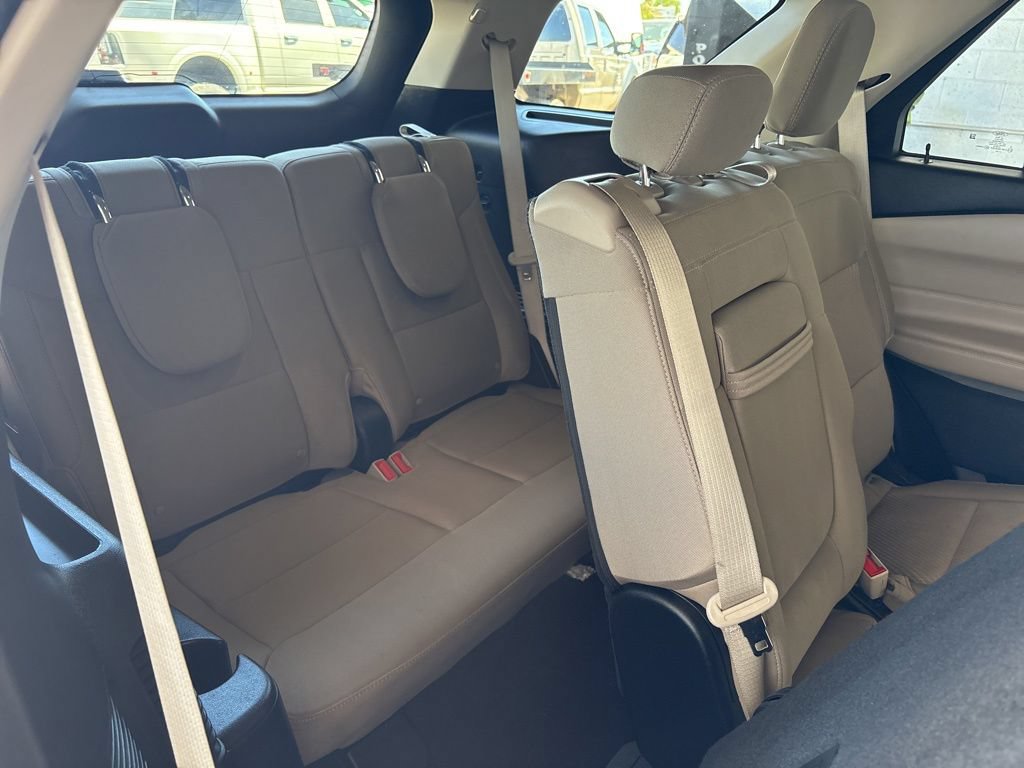 Used 2023 Ford Explorer XLT RWD image 11