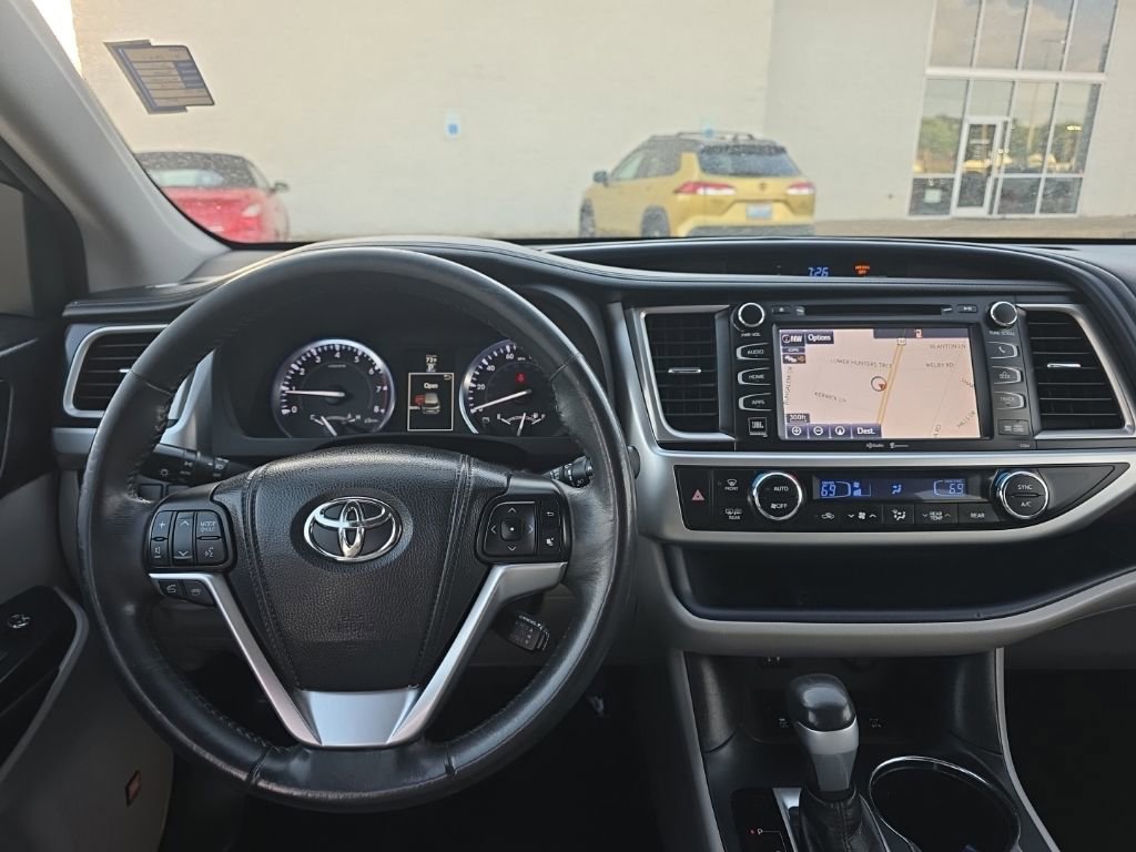 Used 2014 Toyota Highlander Limited AWD/4WD image 13