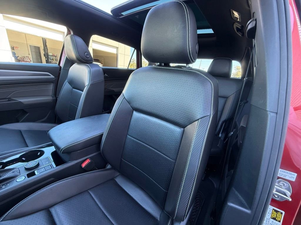 Used 2022 Volkswagen Atlas Cross Sport SEL R-Line image 19