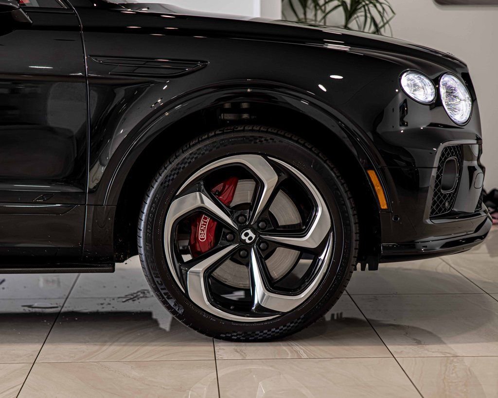 Used 2022 Bentley Bentayga AWD/4WD image 11