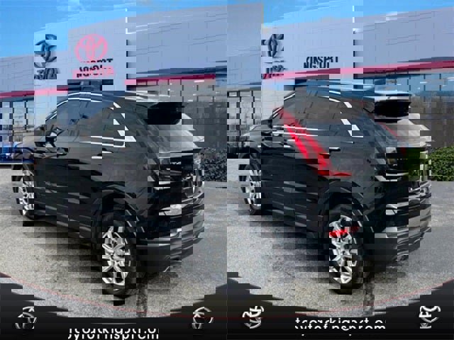 Used 2019 Cadillac XT4 Luxury image 3