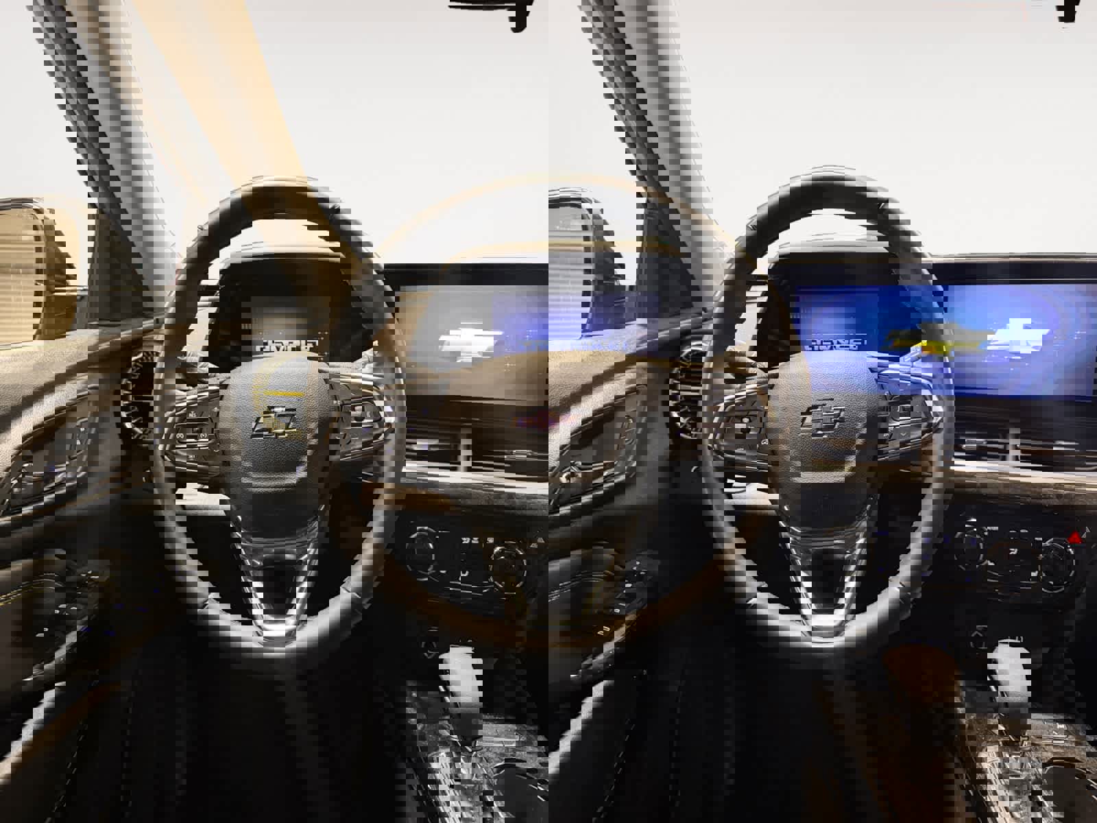 Used 2024 Chevrolet Trax ACTIV w/ Sunroof Package image 13