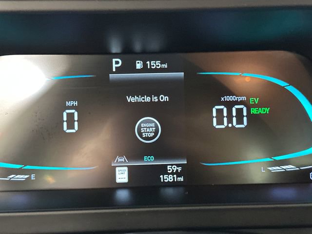 Used 2025 Hyundai Elantra Blue image 18