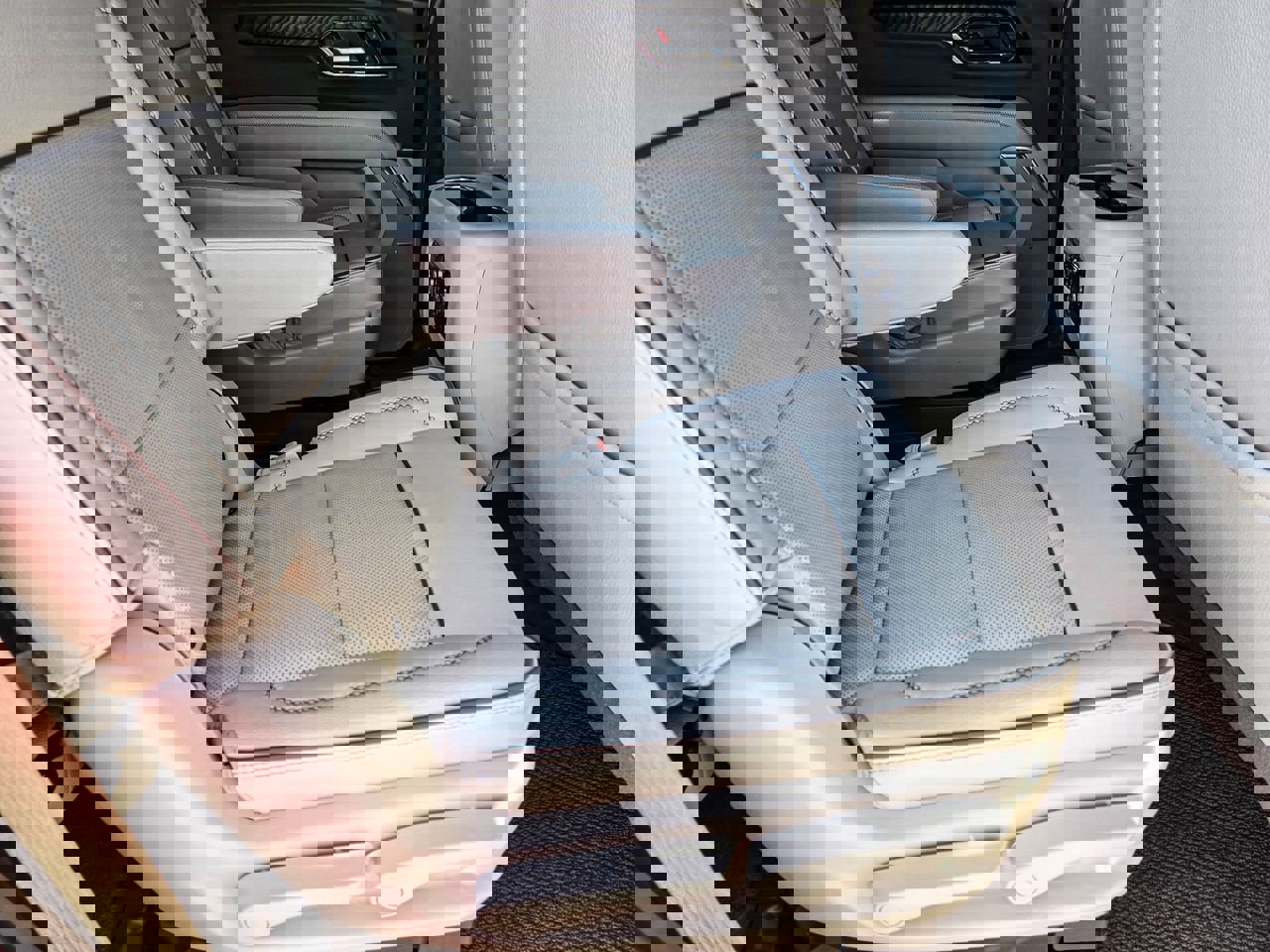 Certified 2025 GMC Yukon Denali image 40