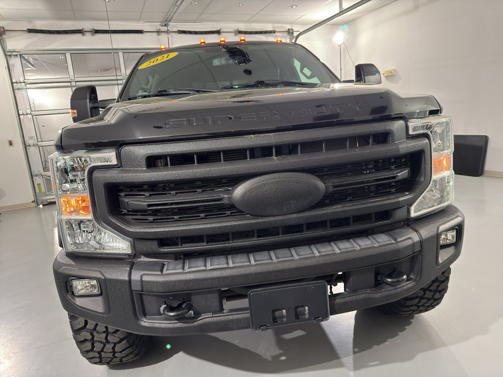 Used 2021 Ford F250 Lariat w/ Lariat Value Package image 3