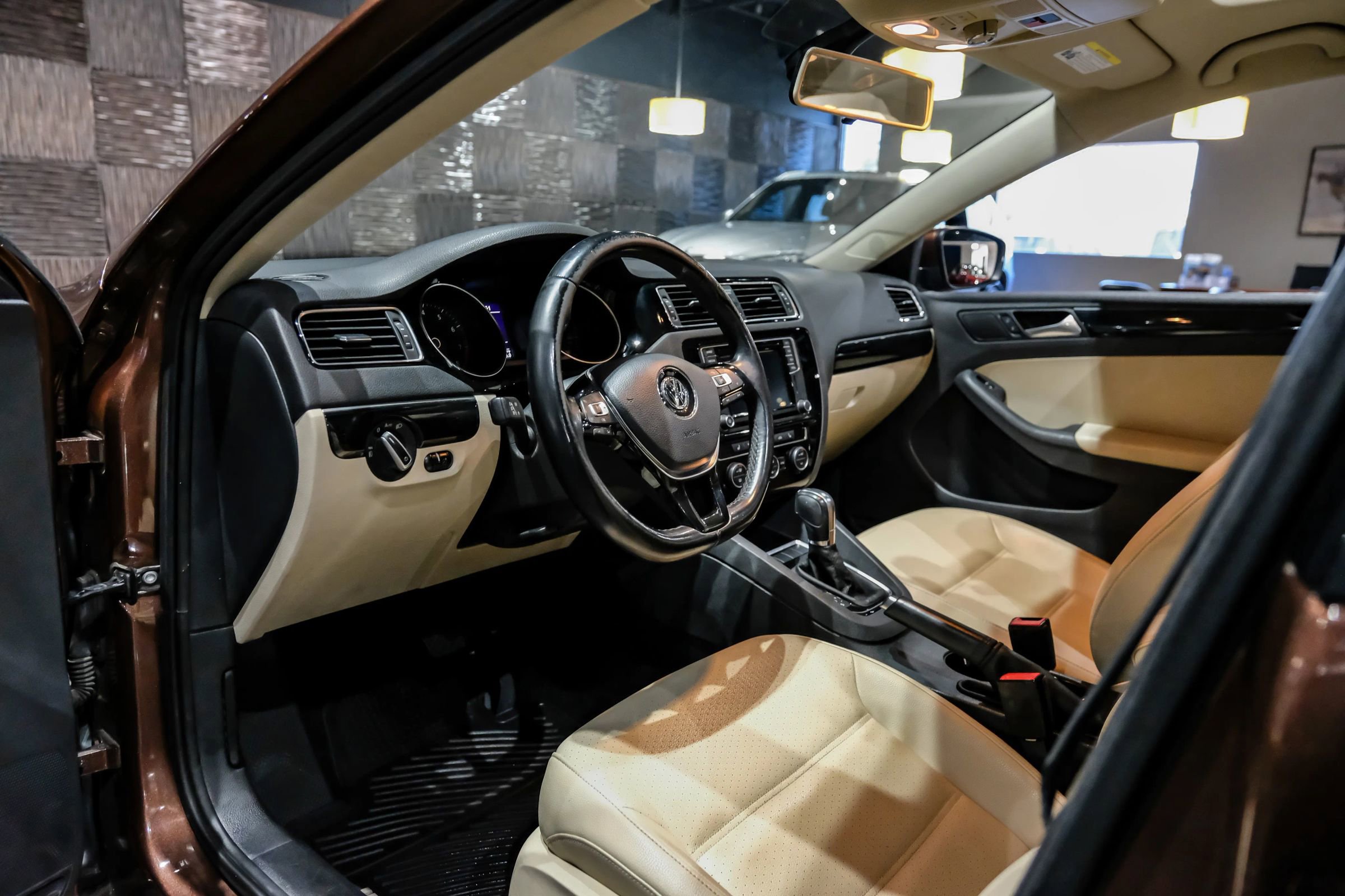 Used 2017 Volkswagen Jetta SEL FWD image 3
