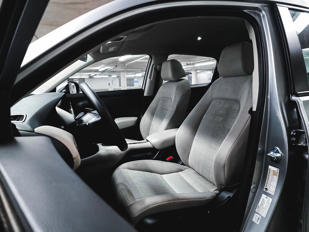 Certified 2025 Honda HR-V LX image 17