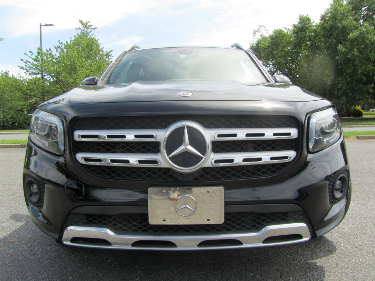 Used 2020 Mercedes-Benz GLB 250 4MATIC w/ Premium Package image 4