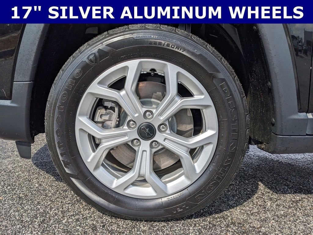 Certified 2025 Jeep Compass Latitude image 6